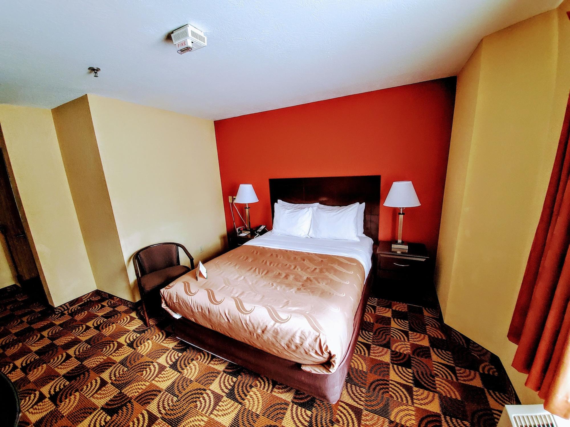 Quality Inn Brunswick Cleveland South Экстерьер фото