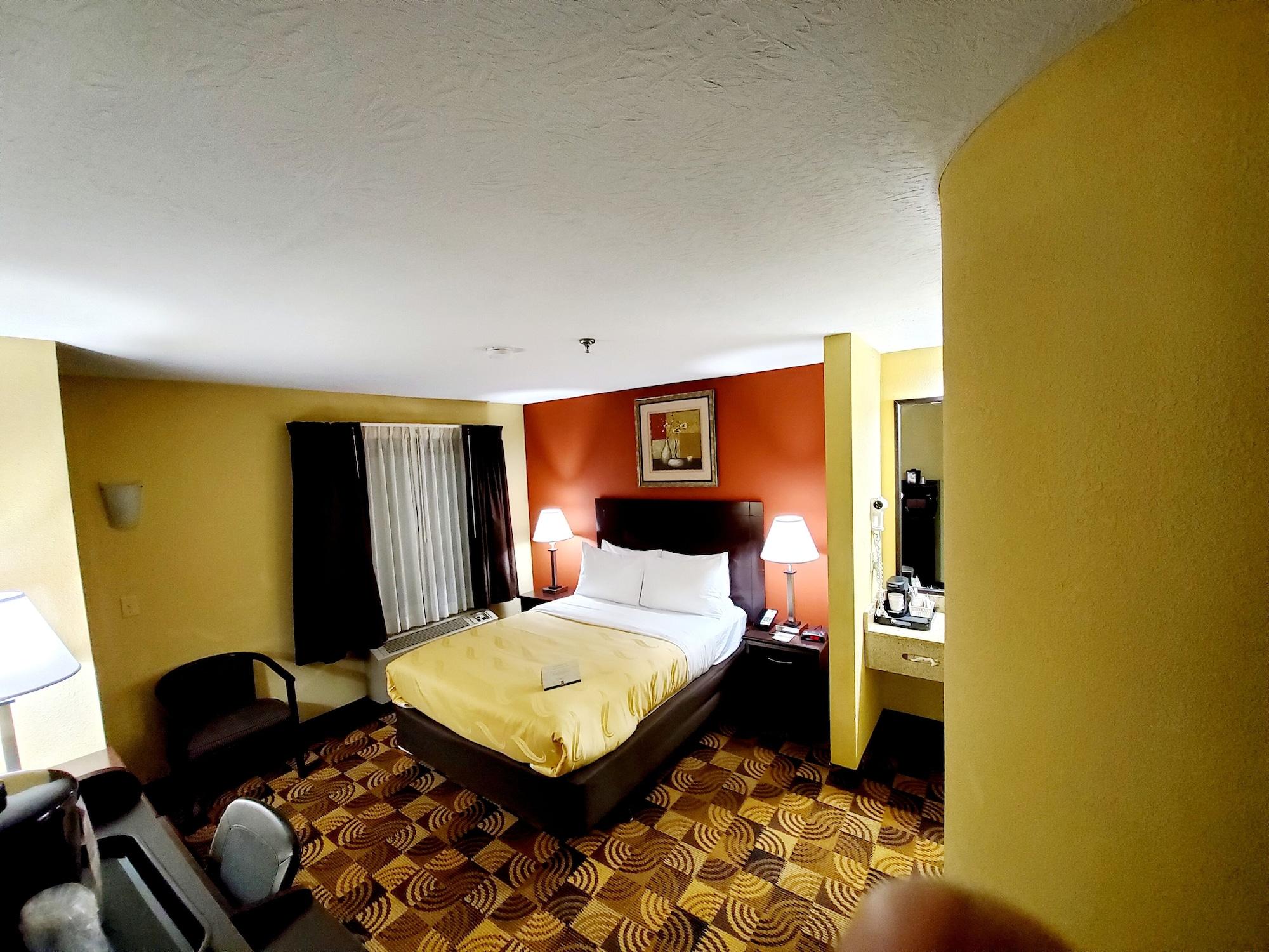Quality Inn Brunswick Cleveland South Экстерьер фото