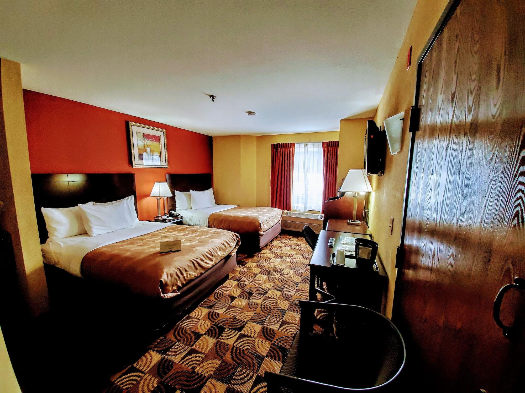 Quality Inn Brunswick Cleveland South Экстерьер фото