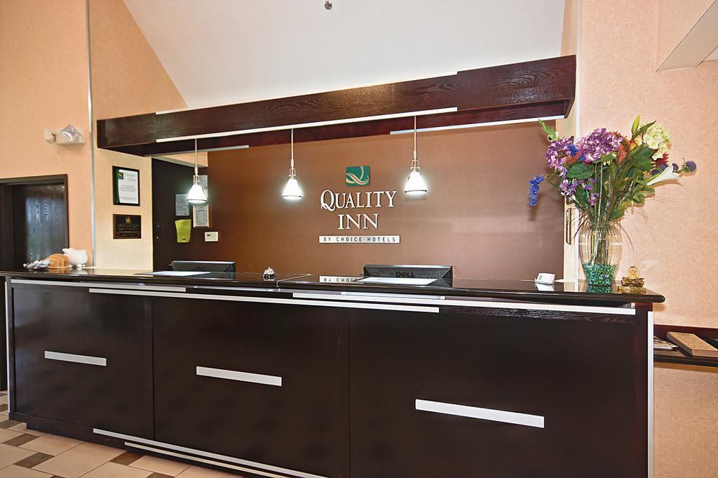 Quality Inn Brunswick Cleveland South Экстерьер фото