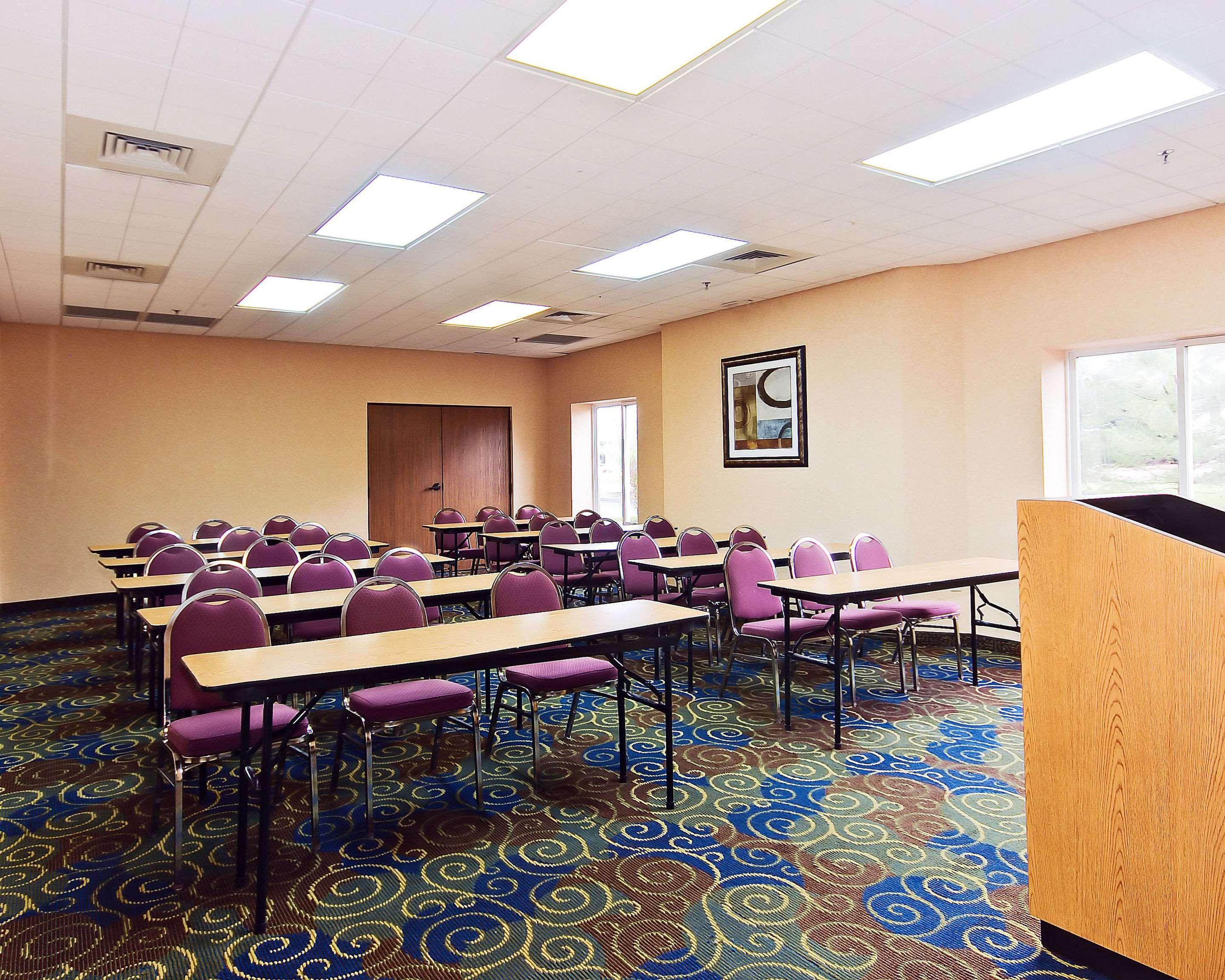 Quality Inn Brunswick Cleveland South Экстерьер фото