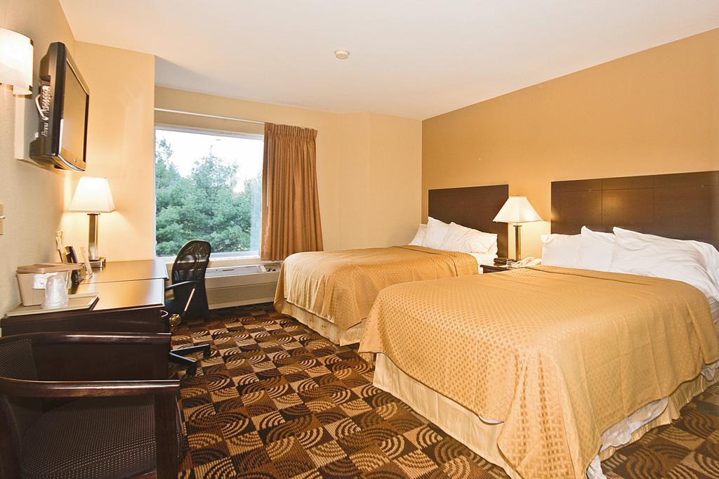 Quality Inn Brunswick Cleveland South Экстерьер фото