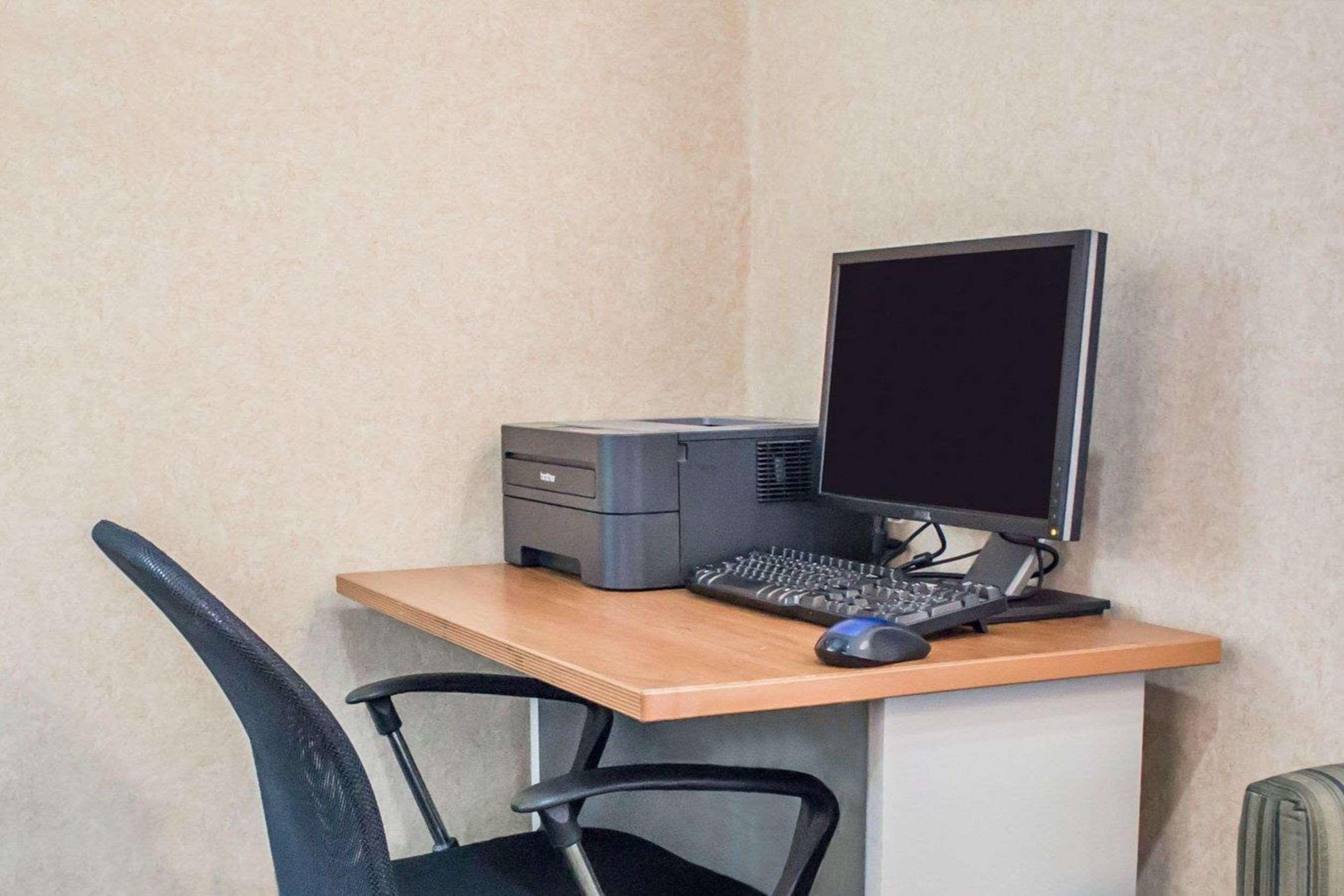 Quality Inn Brunswick Cleveland South Экстерьер фото