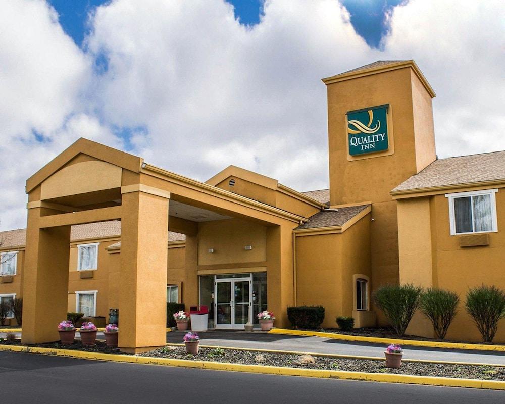Quality Inn Brunswick Cleveland South Экстерьер фото