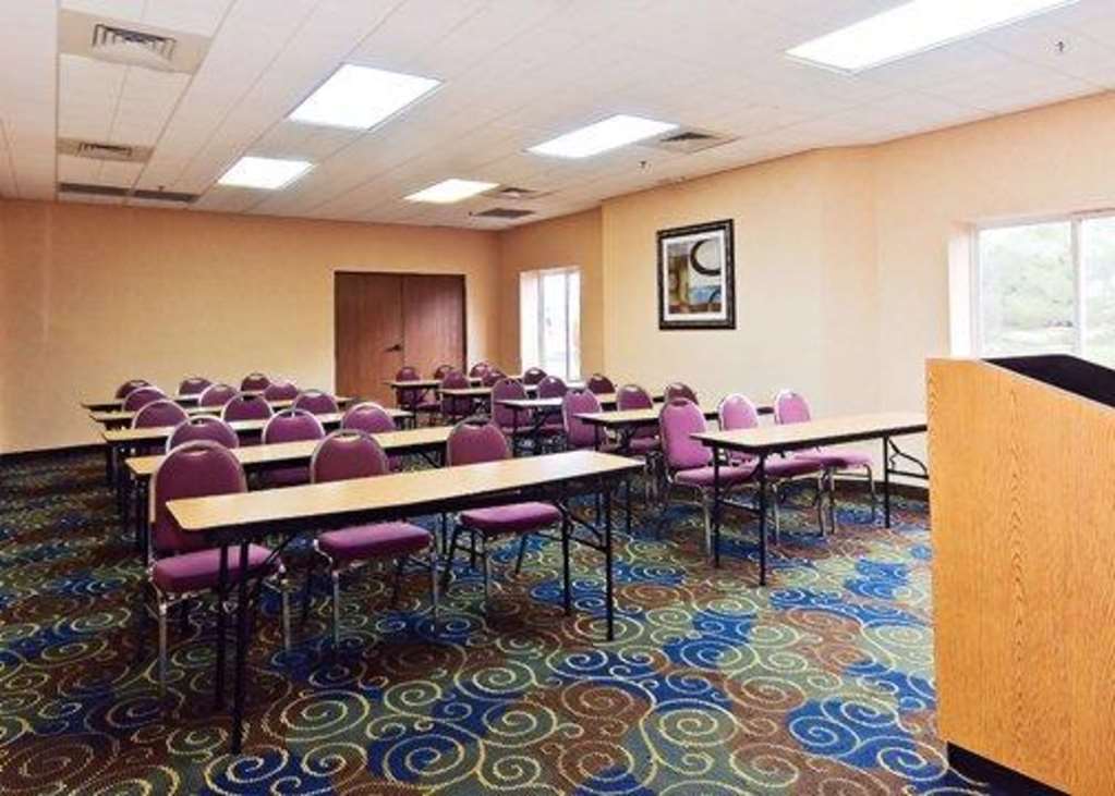 Quality Inn Brunswick Cleveland South Удобства фото